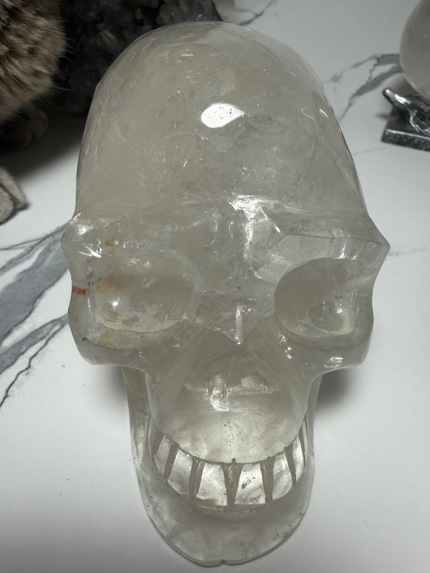 Large clear quartz carved skull 1.56 kg