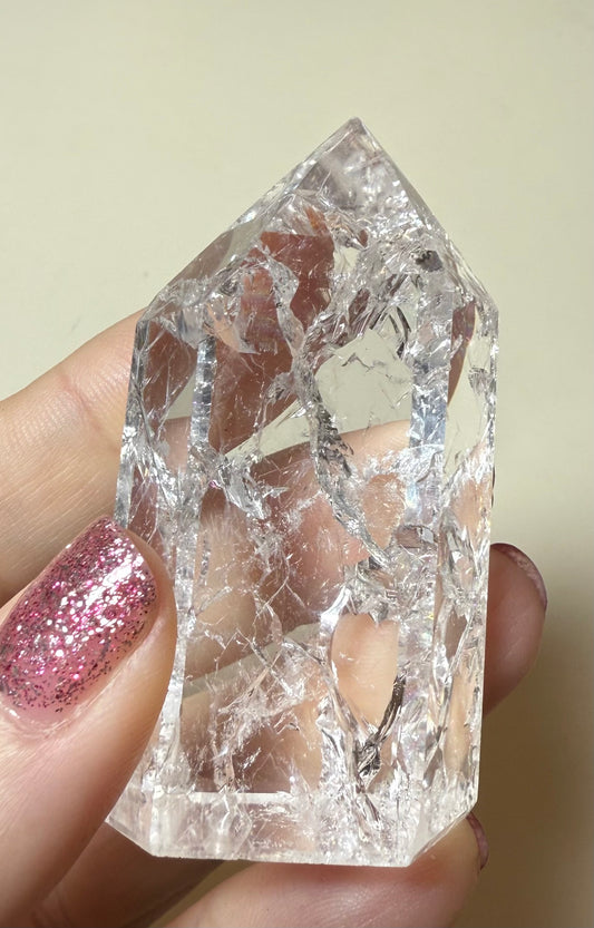 Gorgeous Rainbow flash Crackle clear quartz point 76g
