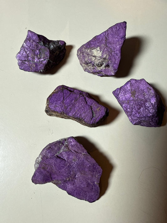 Purpurite raw stones