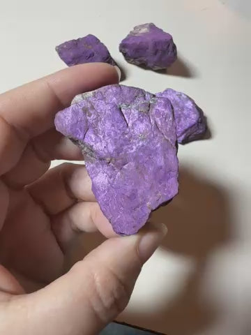 Purpurite raw stones